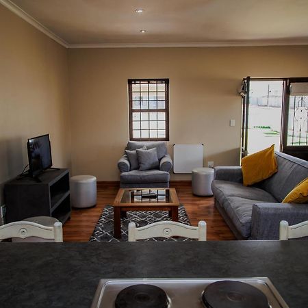 Swellendam Self Catering Villa Ngoại thất bức ảnh
